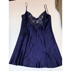 VTG Victoria’s Secret (L) Navy Lace Chemise​